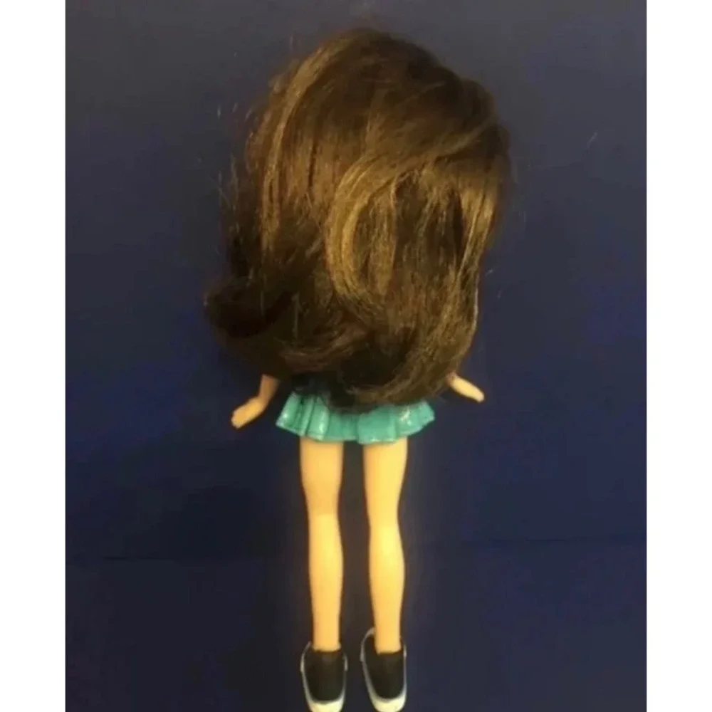 Bratz Style it Dana Doll with Play‎ Sportz Cheerleader Cloe Outfit